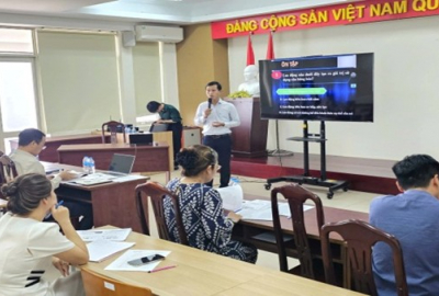 TRUNG TÂM LÝ LUẬN CHÍNH TRỊ ĐHQG-HCM TỔ CHỨC HỘI ĐỒNG ĐÁNH GIÁ GIỜ GIẢNG THỬ CỦA GIẢNG VIÊN