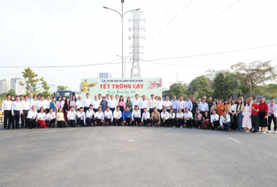 TRUNG TÂM LÝ LUẬN CHÍNH TRỊ ĐHQG-HCM THAM GIA HOẠT ĐỘNG “TẾT TRỒNG CÂY XUÂN BÍNH NGỌ - NĂM 2026”